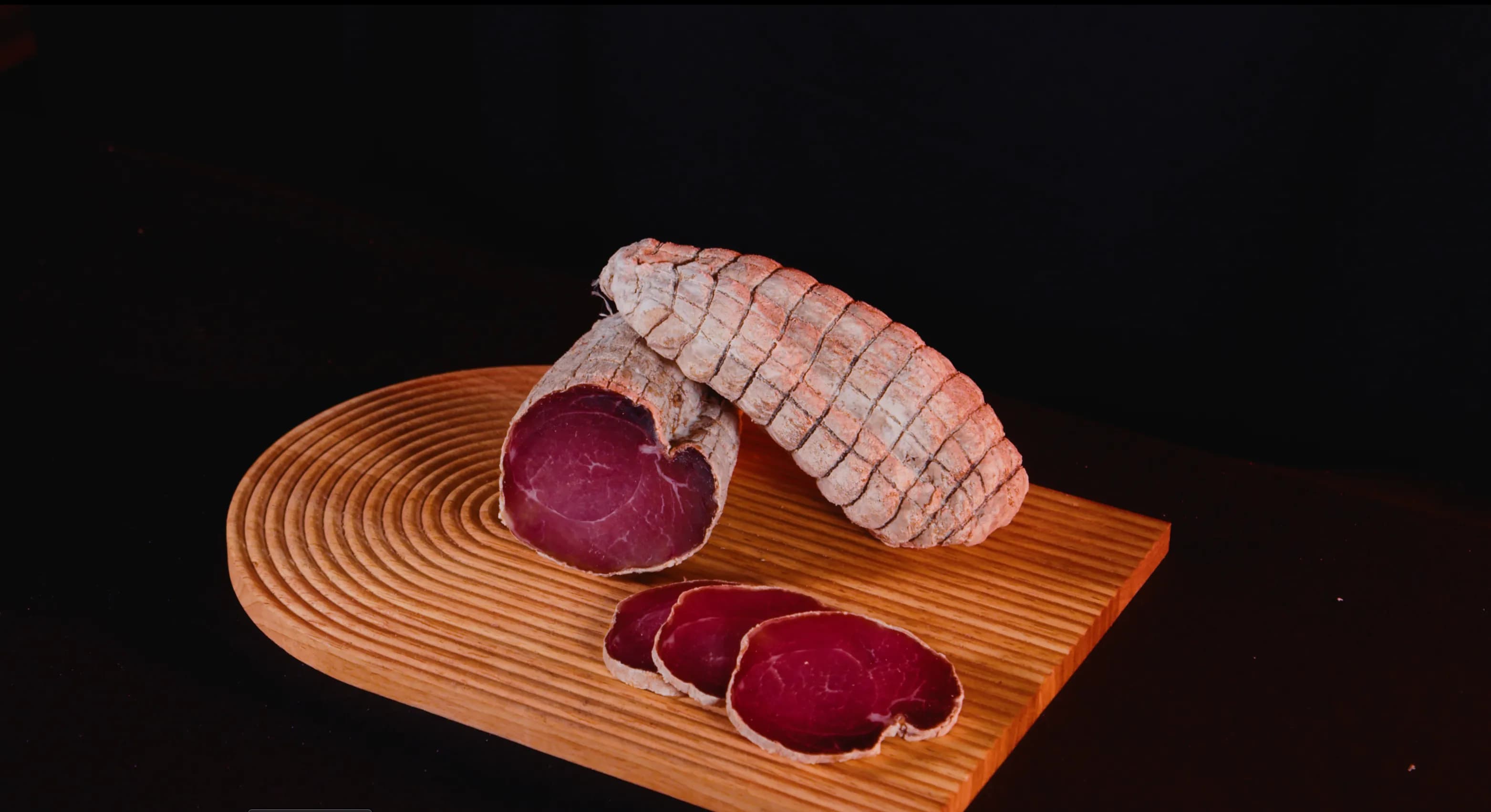 Noix de jambon fermière séchée naturellement à 980m, Ferme de Fontbonne Yssingeaux Haute-Loire